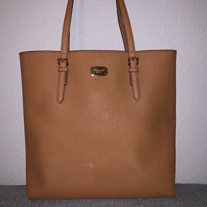 Michael Kors Jet Set Traveler Large Tote - Acorn